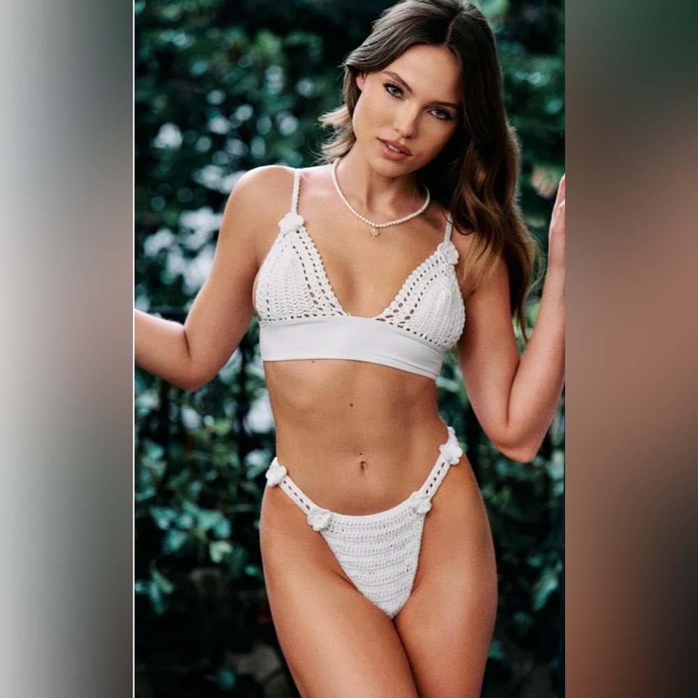 NWT JMP THE LABEL WHITE DAISY BIKINI